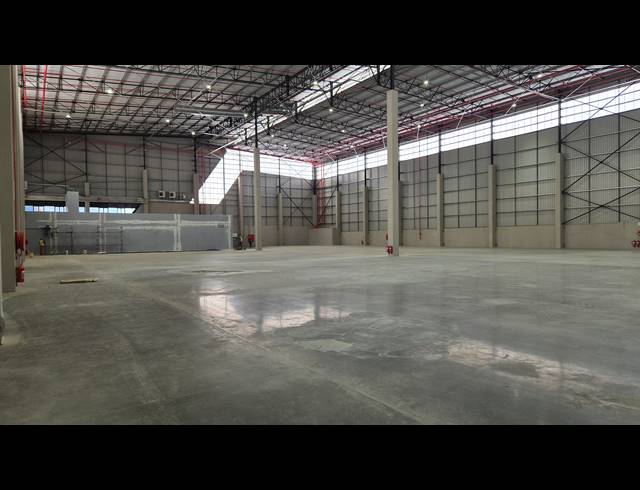7,283M² WAREHOUSE TO LET IN JET PARK